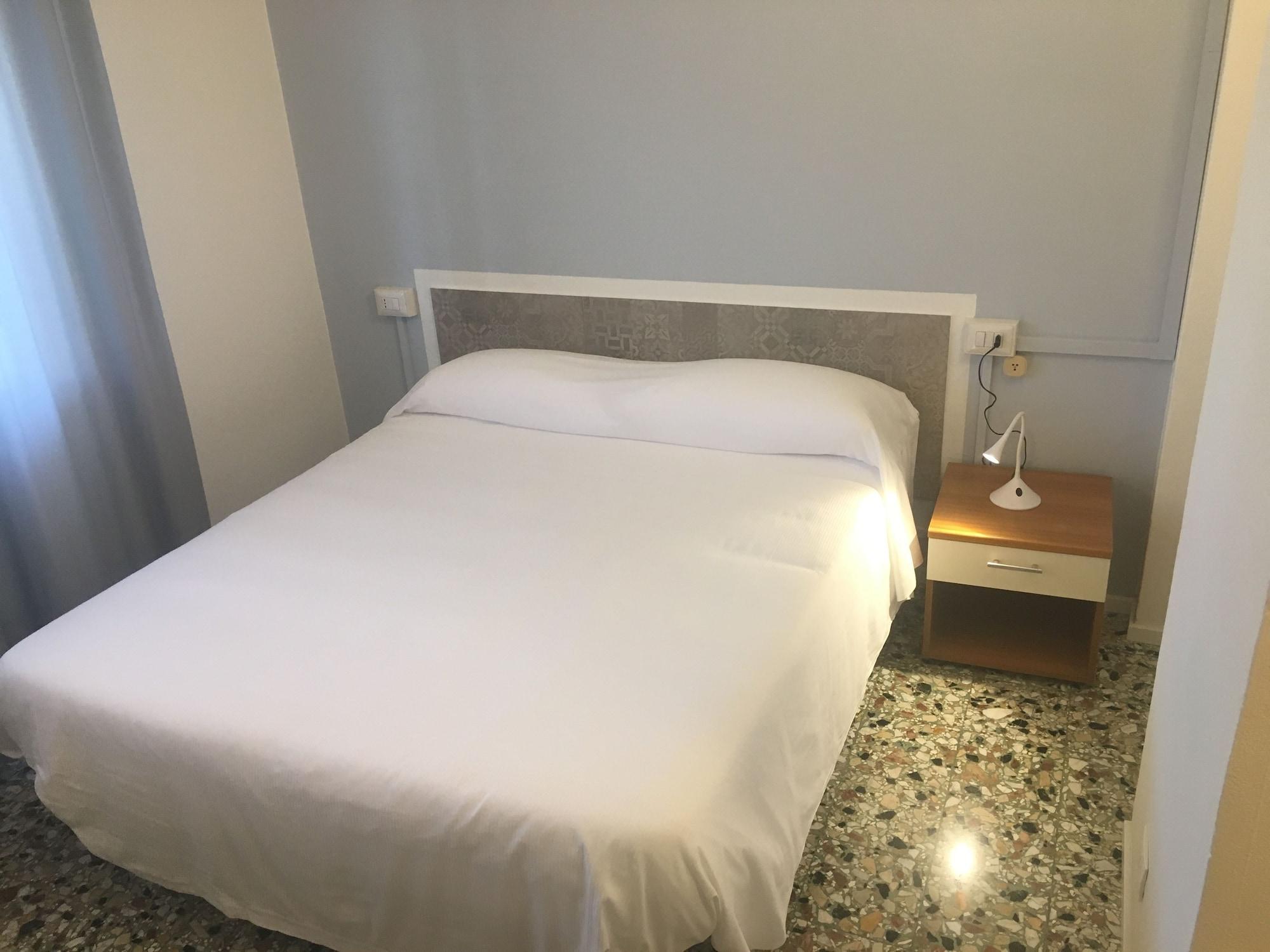 Costa Hotel 2*
